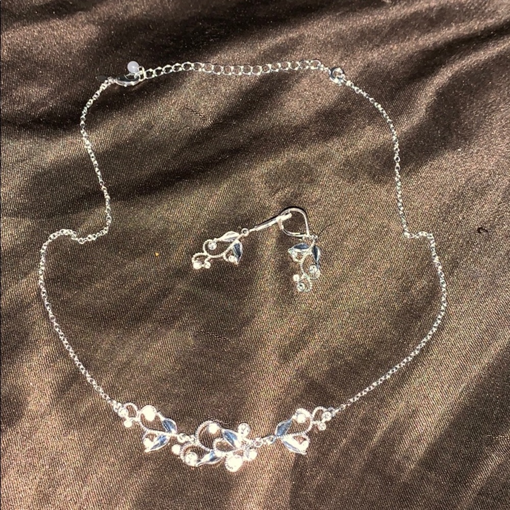 Necklace and earring set